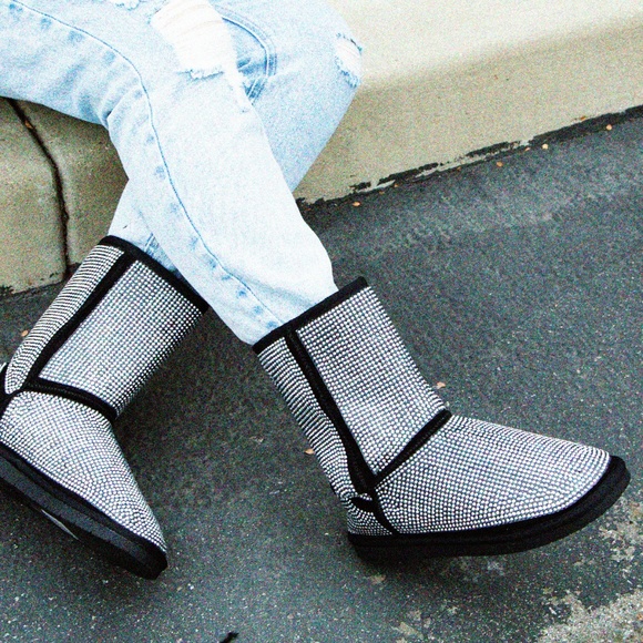 NEW🔥 Bling Diamante Rhinestone Faux Fur Lined Snow Boots Booties Flat Slip-On - Picture 3 of 7